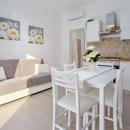 La Casetta Bianca Ferienhaus Loiri Porto San Paolo